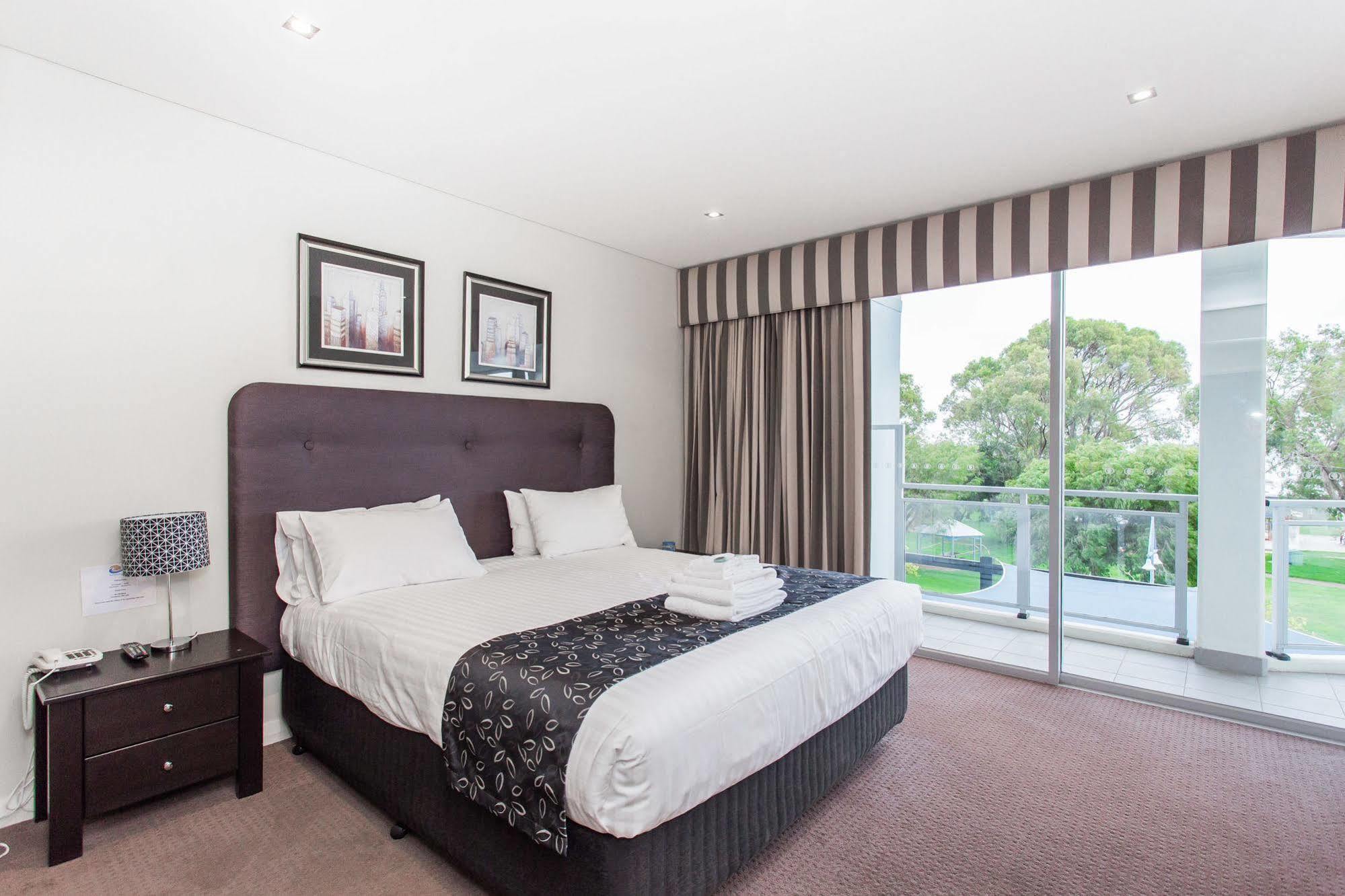 Spinnakers By Rockingham Apartments Εξωτερικό φωτογραφία